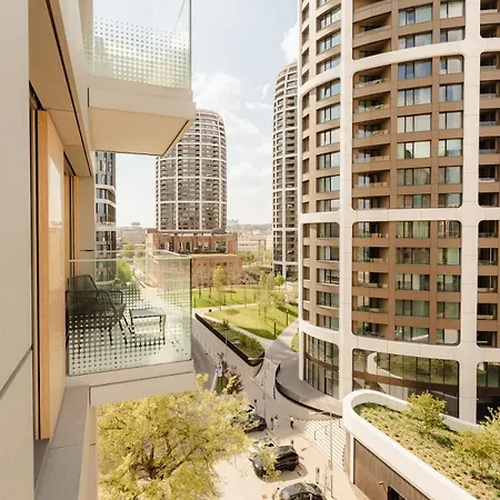 Metropolis With Garage Parking Апартаменты